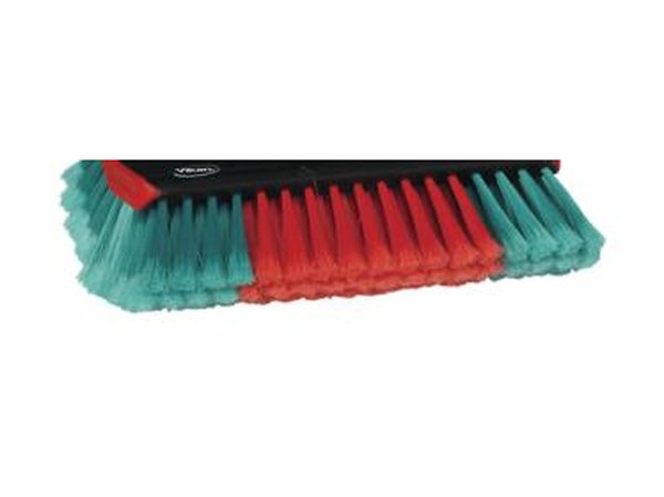 Brosse à passage d'eau à fibres inclinées 250 mm