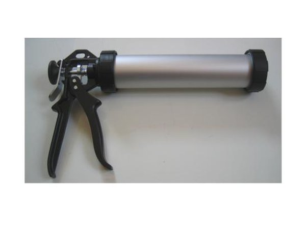 Pistolet poche 400 ml et cartouche 310 ml